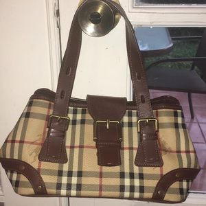 Hand bag Height 6” Wide 9/1/2”, drop 7”